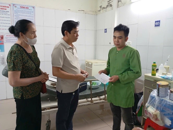 LAN TỎA 79 king 12 – TRAO GỬI HY VỌNG VÀ GẦN  11 TRIỆU ĐỒNG ĐẾN VỚI NHỮNG NGƯỜI BỆNH BỆNH NẶNG, KHÓ KHĂN